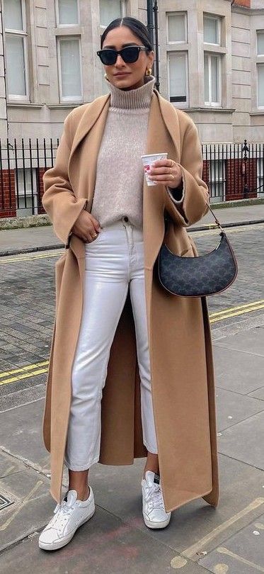 Long Tan Coat Outfit, Tan Coat Outfit Winter, Tan Coat Outfit, New York Aesthetic Outfits, Camel Outfit, Winter Coat Outfits, Outfit Pics, Tan Coat, The Pigeon