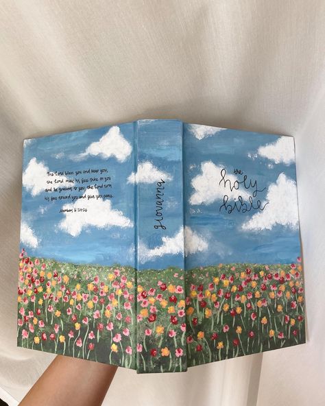 City Fashion Summer, Bible Study Picnic, Bible Painting Cover, Painted Bible Cover Ideas, Bible Cover Ideas, Picnic Flowers, Hand Painted Bible Cover, Nyc Cafe, Bible Painting