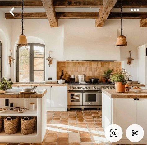 Santa Fe Kitchen Design, Spanish Kitchen Design, Mediterranean Kitchens, Kitchen Diners, Greek Kitchen, Italy Kitchen, Mediterranean Kitchen Design, Mediterranean Home Interior, Spanish Kitchen