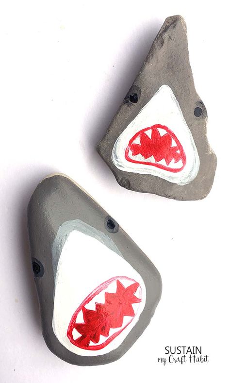 Rock Kunst, Shark Painting, Rock Painting Tutorial, Painted Rocks Kids, Painted Rocks Craft, Painted Rocks Diy, Rock Painting Ideas Easy, Learn How To Paint, Rock Painting Patterns