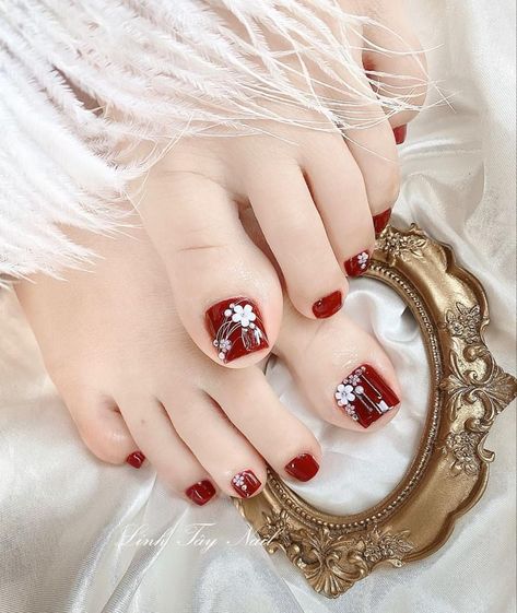 Gel Polish Nail Designs, Feet Nail Design, New Years Nail Art, Metallic Nail Art, Pedicure Nail Designs, Gel Toe Nails, Beauty Hacks Nails, Gel Nail Art Designs, Classy Nail Designs