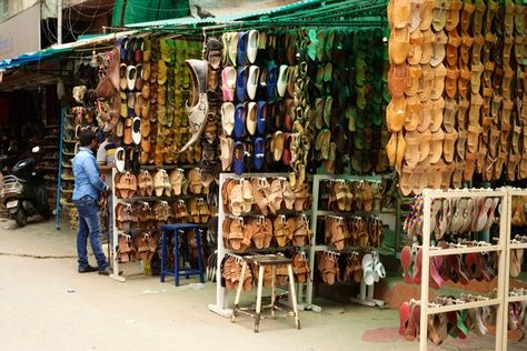 If you are looking for best places to do street shopping in #Bangalore then here we have listed them all for you. Must check before you go for shopping Street Shopping, Jailhouse Rock, Commercial Street, Fashion Terms, Affordable Shoes, Street Shoes, House Bedroom, Funky Jewelry, Buy Fabric