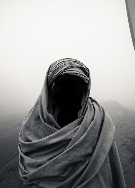 Muslim Images, Creation Art, Islamic Artwork, The Fog, Dark Photography, 영감을 주는 캐릭터, Islamic Pictures, Dark Fantasy Art, White Photography