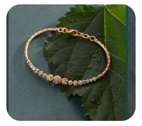 Bracelets Gold Simple For Women, Gold Bengal, Cook Beautiful, Antique Gold Bracelet, Jewelry White Gold, Gold Bracelet Simple, Antique Gold Jewelry Indian, Modern Gold Jewelry, 22k Gold Jewelry