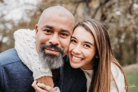 Adult Family Photography, Father Daughter Poses, Father Daughter Pictures, Adult Family Photos, Father Daughter Photos, Daughter Photo Ideas, Father Daughter Photography, Daughter Photography, Family Photoshoot Poses