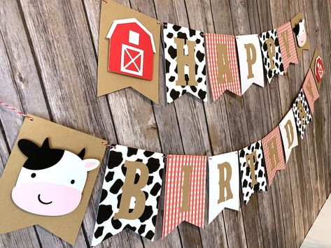 Barnyard Birthday Party Decorations, Cow Birthday Parties, Barnyard Birthday Party, Farm Theme Birthday, Farm Animal Party, Farm Animals Birthday Party, Farm Themed Birthday Party, Rodeo Birthday, Barnyard Party