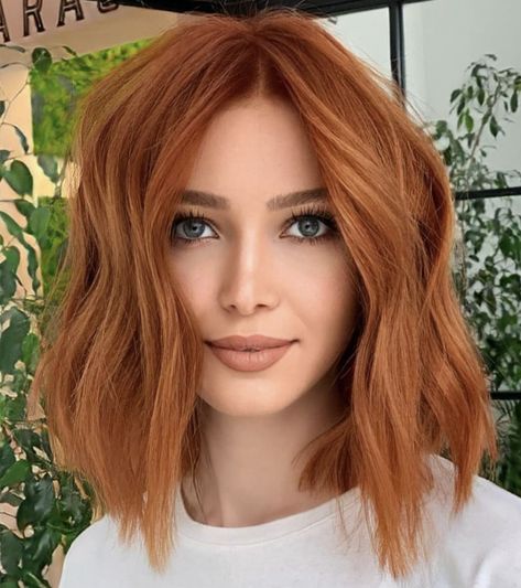 Auburn Long Bob Hairstyles, Hair Colour Ideas Copper, Copper Hair And Green Eyes, Long Bob Ginger Hair, Long Copper Bob, Makeup For Copper Hair Green Eyes, Long Bob Copper Hair, Copper Hair Bob Haircut, Copper Hair 2023