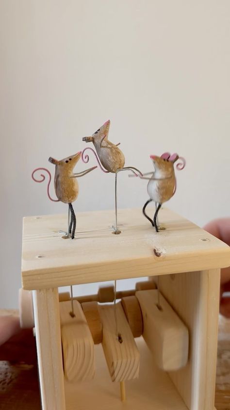 Amedeo Capelli | The hero reward 🐭 #automata #mouse #mice #cheese #dancing #epictoyart #woodcarving #dancingintherain #illustration | Instagram Simple Automata, Mechanical Butterfly, Automata Mechanical, Whirligigs Patterns, Kinetic Toys, Mechanical Toys, Mice Mouse, Wood Toys Plans, Paper Engineering