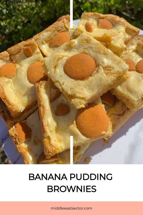 Banana Pudding Brownies: A combination of simple ingredients, that combines the flavors of brownies with an old-fashioned dessert, makes this an easy dessert recipe to remember! Quick Overview: Grab banana… Recipes For Old Bananas, Banana Pudding Brownies, Pudding Brownies, Classic Banana Pudding, Pudding Bar, Old Fashioned Banana Pudding, Banana Bread Brownies, Banana Bread Pudding, Recipes Using Bananas