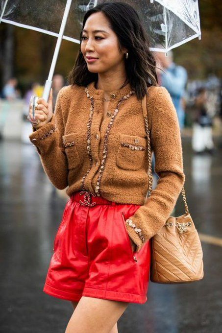 Chanel Street Style, Lauren Hutton, La Fashion Week, Street Style Inspiration, Cool Street Fashion, 가을 패션, Street Style Looks, Vogue Paris, Mode Inspiration