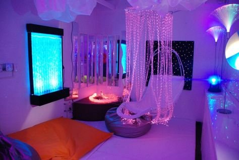 Sensory Bedroom, Calm Room, Sensory Tubs, Sensory Rooms, Diy Canopy, Sensory Boards, Sensory Boxes, Sensory Room, Therapy Room