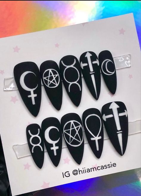 Fake Nails Designs, Moon Nails, Anime Nails, Phases Of The Moon, Dope Makeup, Acrylic Nail Designs, Nail Artist, Halloween Nails, Fake Nails