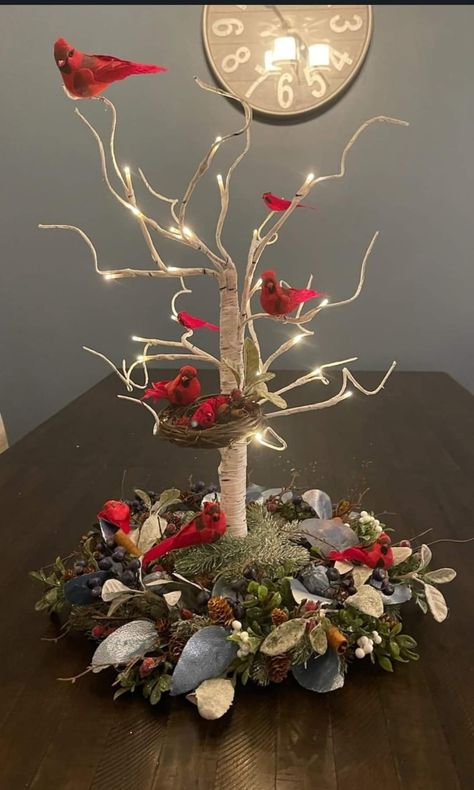 Christmas Centrepieces, Christmas Candlesticks, Christmas Orniments, Christmas Prep, Christmas Flower Arrangements, Christmas Centerpieces Diy, Christmas Themes Decorations, Christmas Greenery, Christmas Arrangements