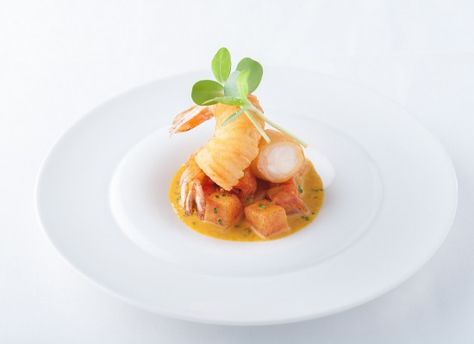 Sous-Vide Compressed Watermelon and King Prawn Curry - Sous-Vide Tools Compressed Watermelon, King Prawn Curry, Prawn Curry Recipe, Michelin Star Food, Prawn Curry, Great British Chefs, Sous Vide Recipes, King Food, Fine Dining Recipes