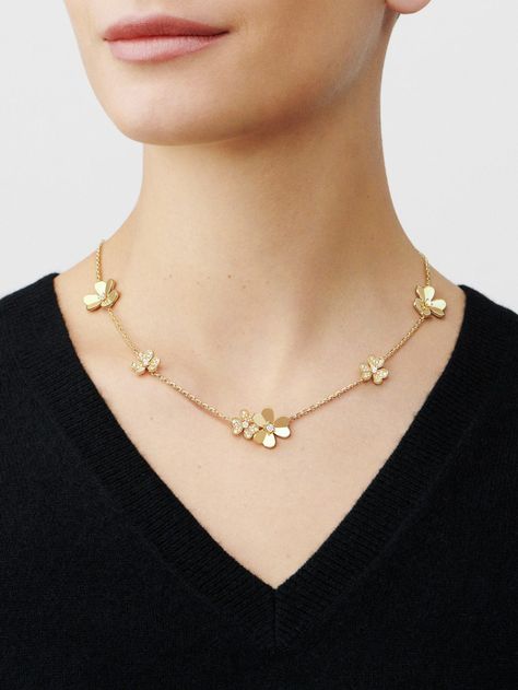 Frivole necklace, 9 flowers 18K yellow gold, Diamond - Van Cleef & Arpels Van Cleef Necklace, Necklaces 2023, Van Cleef And Arpels Jewelry, Van Cleef & Arpels, Fancy Jewelry Necklace, Pretty Jewelry Necklaces, Expensive Jewelry Luxury, Fancy Jewellery Designs, Expensive Jewelry