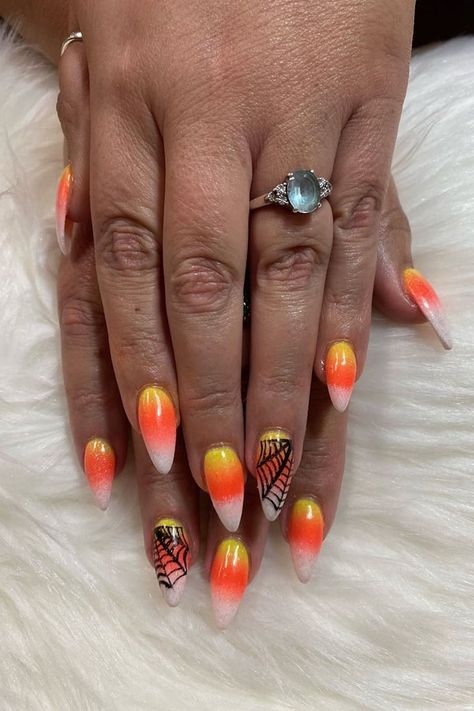 Candy Corn Nail Ideas, Halloween Nail Polish Ideas, Simple Halloween Nail Ideas, Nails Art 2022, Nail Designs For Halloween, Corn Nails, Halloween Nail Colors, Candy Corn Nails, Horror Nails