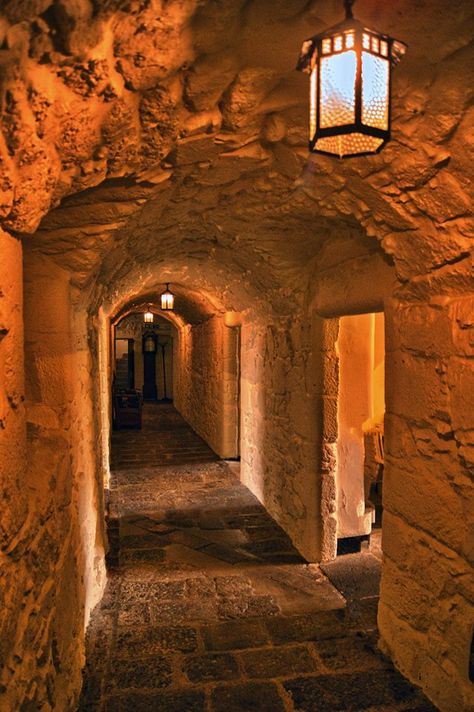 Inside the Drum Castle, Scotland. Castle Floor Plan, Castle Aesthetic, Castle Scotland, Castles Interior, Scotland Castles, Scottish Castles, Beautiful Castles, Old Stone, Medieval Castle