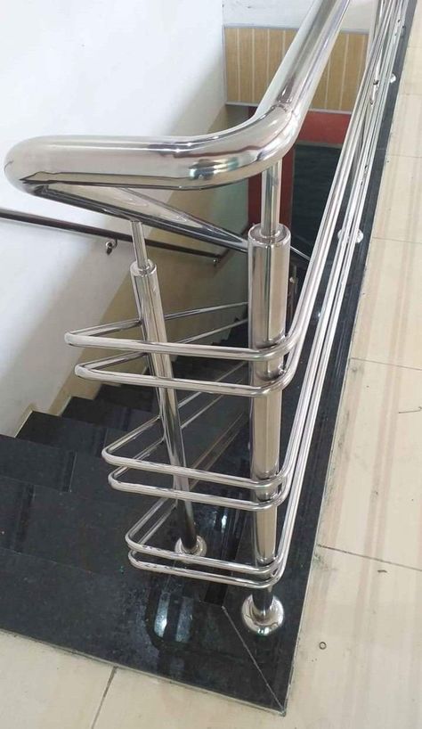 Staircase Glass Design, Reling Design, Modern Steel Gate Design, Stainless Steel Stair Railing, درابزين السلم, Fancy Mirror, Steel Grill Design, Steel Stair Railing, Balcony Glass Design