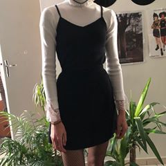 T Shirt Under Dress, Shirt Under Dress Outfit, Turtleneck Under Dress, White Turtleneck Outfit, Shirt Under Dress, Dress Layering, Vintage 90s Dress, Turtleneck Outfit, Black Dress Outfits