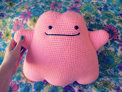 ditto amigurumi Ditto Pokemon, Pokemon Crochet Pattern, Pokemon Dolls, Crochet Pokemon, Pokemon Pattern, Pokemon Plush, Kawaii Crochet, Crochet Amigurumi Free, Crochet Kit