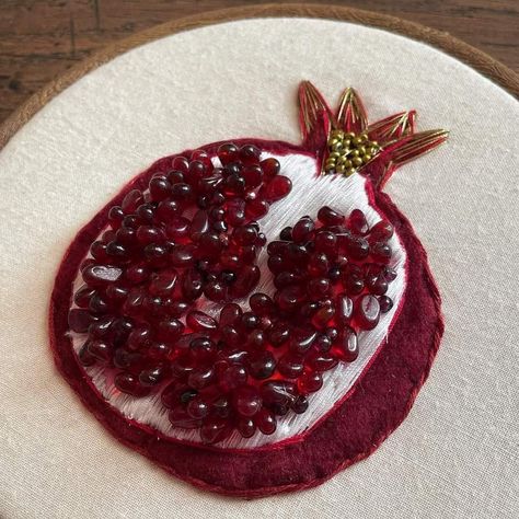 Pomegranate Bead Embroidery, Bead Embroidery Aesthetic, Easy Beaded Embroidery, Felt Pomegranate, Beadwork On Fabric, Fig Embroidery, Beaded Pomegranate, Pomegranate Ornament, Modern Persephone