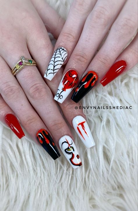 Halloween It Nails, It Acrylic Nails, It Nail Designs, It Themed Nails, Halloween Nails Pennywise, Penny Wise Nail Art, Pennywise Nails Designs, Stephen King Nails, It Inspired Nails