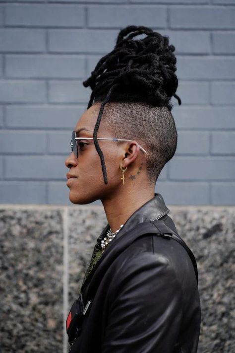 Shaved Hairstyles For Black Women, Female Undercut, Female Undercut Long Hair, Thick Hair Solutions, Shaved Pixie Cut, Haircut Idea, Androgynous Haircut, Shaved Hairstyles, Braids With Shaved Sides