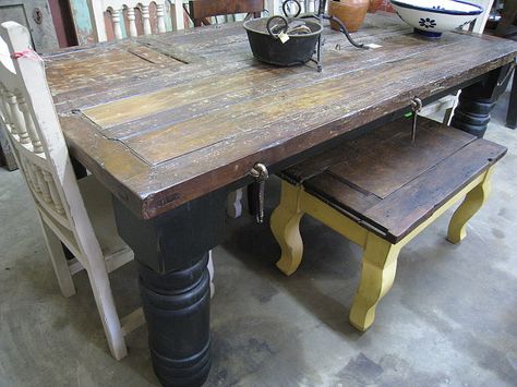 mexican door repurposed into dining table Mexican Doors, Upcycle Door, Doors Vintage, Reclaimed Doors, Dining Table Rustic, Kitchen Lounge, Doors Repurposed, Vintage Doors, Mexican Decor