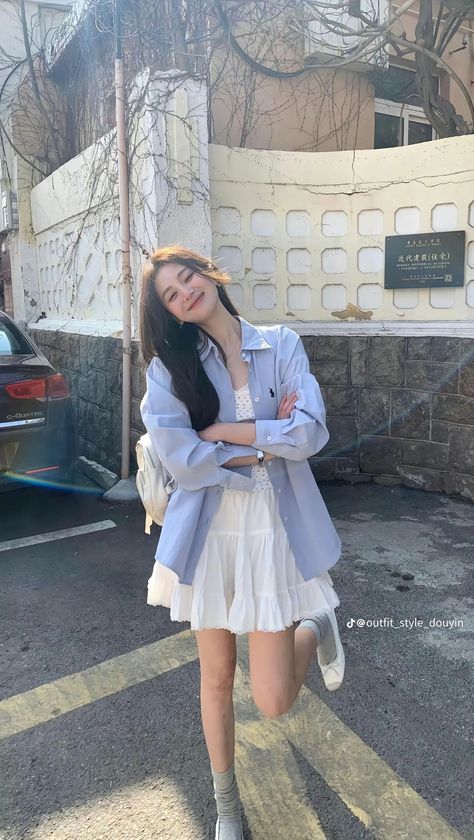 Aesthetic Korean Outfits Summer, China Outfits Style, Korean Outfits Summer, Summer Korean Outfits, Korean Street Fashion Women, Outfit Ideas Asian, Girls Fasion, Hot Weather Outfits, Korean Summer Outfits