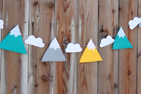 Mountain Baby Shower Theme, Mountain Garland, Mountain Banner, Girls Camp Crafts, Felt Bunting, Adventure Baby Shower, Baby Zimmer, Blue Nursery, Camping Crafts