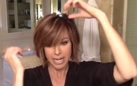 Hair style tips I can actually use. Thx Dominique! Dominique Sanchez Hair, How To Style Your Hair With Layers, Hair Styling Tutorials For Short Hair, Styling A Layered Bob, Dominique Sachse Hair 2022, How To Style Layered Hair Medium Tutorial, Dominic Sachse Hair, Bob Blowout Tutorial, Dominic Sachse