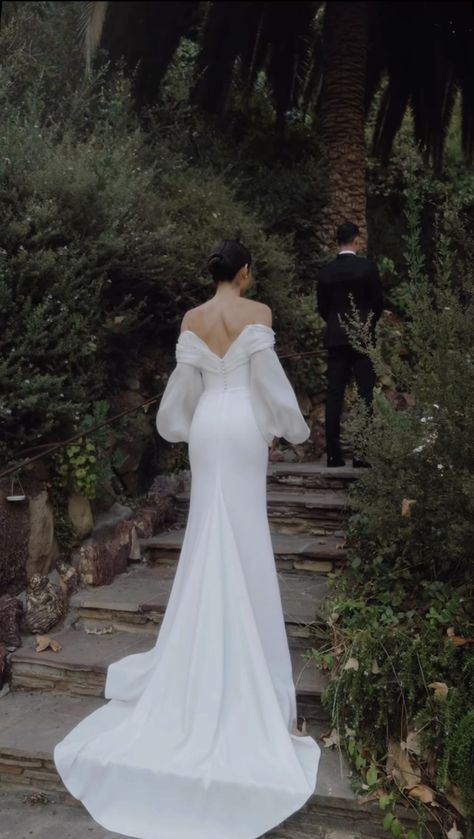 Classic Wedding Dress Timeless Classy With Sleeves, Long Sleeves Wedding Gown, Styled Bridal Shoot, Minimalist Wedding Dress Elegant, Old Hollywood Wedding Dress, High Fashion Bridal, Beauty And The Beast Wedding Dresses, Wedding Dress With Gloves, Chanel Wedding Dress