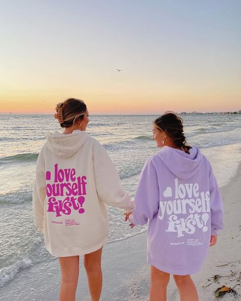 Aesthetic Graphic Sweatshirt, Self Love Club Hoodie, Aesthetic Sweatshirt Design, Cute Sweatshirts Aesthetic, Beach Shirt Ideas, Hoodies Aesthetic Girl, Cute Hoodies Aesthetic, Cool Hoodies Designs, The Beach Club