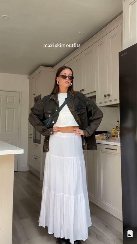 Tiered Skirt Outfit, Flowy Skirt Outfit, White Maxi Skirt Outfit, Skirt Outfit Fall, White Skirt Outfits, Spring Skirt Outfits, White Long Skirt, Long Skirt Outfits, White Maxi Skirts