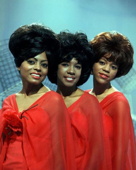 The Supremes: Diana Ross, Mary Wilson & Florence Ballard 1960s On Air Radio, Diana Ross Supremes, Dr Hook, Mary Wilson, The Supremes, 60s Music, Soul Singers, Vintage Black Glamour, Musica Rock