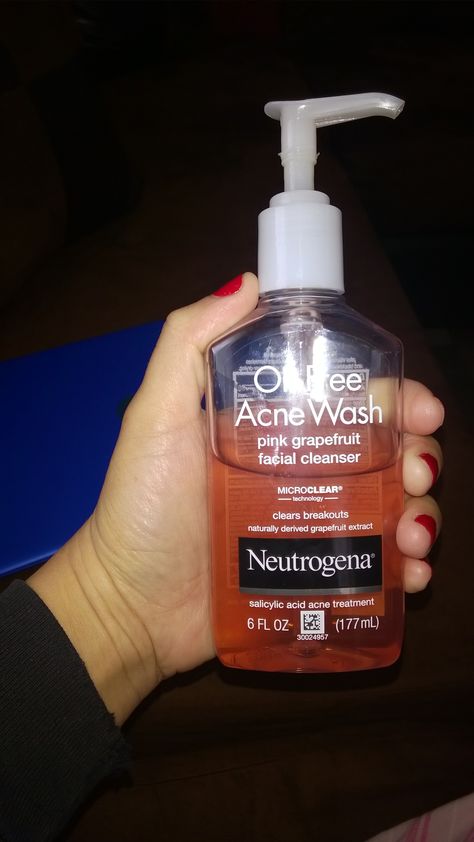 Oil Free Acne Wash: Neutrogena I❤it! Neutrogena Acne Products, Neutrogena Stubborn Acne, Neutrogena Acne Body Wash, Neutrogena Acne Wash, Neutrogena Facial Wash, Oil Free Acne Wash, Salicylic Acid Acne, Pink Grapefruit, Salicylic Acid