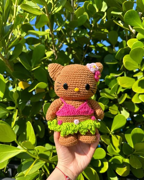 🌺 Hello Kitty Hawaiian! 🌺 Available at our Etsy! 🦋 Made to order 🌸 #hellokitty #hellokittycore #hellokittyhawaii #hellokittyhawaiian #hellokittytan #brownhellokitty #hellokittyaddict #hellokittylover #crochet #crochetaddict #crochetlove #crochetersofinstagram #crochetinspiration #crocheted #hellokittycrochet #sanriocrochet #crochethellokitty #hawaii #hawaiian #sanriohawaii Crochet Hello Kitty, Hello Kitty Crochet, Birthday Basket, Crochet Clothing And Accessories, Fun Crochet Projects, Hello Kitty Plush, Birthday Wishlist, Crochet Accessories, Yarn Crafts