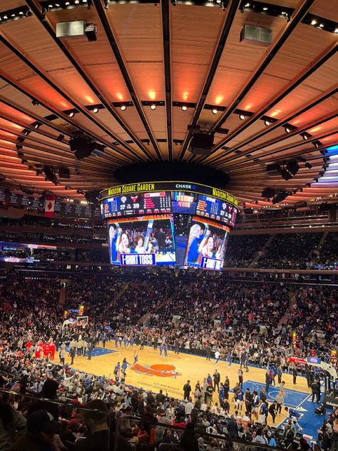 Madison Square Garden Basketball, Nba Stadium, Tahiry Jose, Nyc Vibes, Study Tour, Ny Knicks, Nba New York, New York Aesthetic, Square Garden