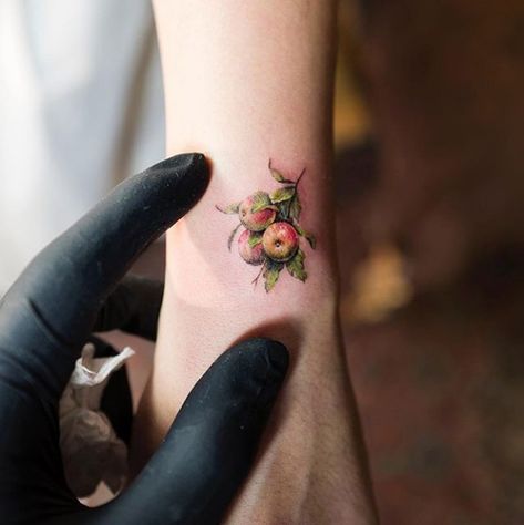 Realistic Apple Tattoo, Teacher Tattoos, Apple Tattoo, Wrist Bracelet Tattoo, Scar Tattoo, Music Tattoo Designs, Beach Tattoo, Cute Tiny Tattoos, Botanical Tattoo