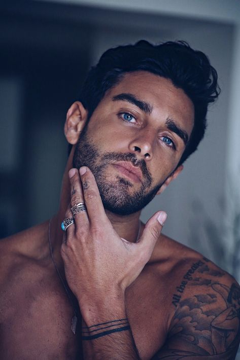 Hair Tattoo Man, Harlequin Crew, Blue Eyes Black Hair, Blue Eyes Aesthetic, Dark Hair Blue Eyes, Tattoo Male, Dark Hair Light Eyes, Dark Haired Men, Dark Blue Eyes