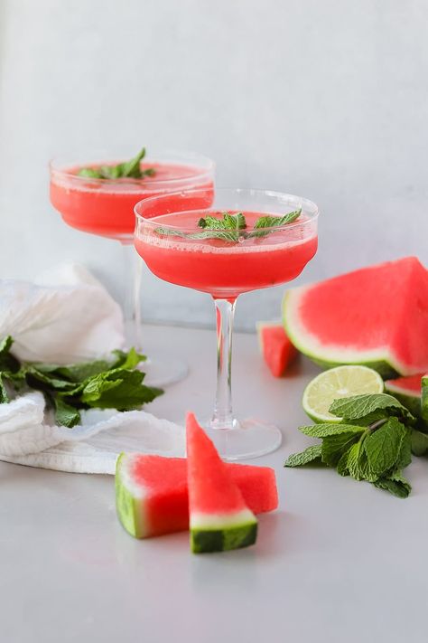 Watermelon Vodka Drinks Recipes, Summer Martini Recipes, Pink Lemonade Vodka Slush, Watermelon Vodka Drinks, Alcoholic Slushies, Summer Cocktail Menu, Frozen Watermelon Margarita, Watermelon Martini, Watermelon Margaritas