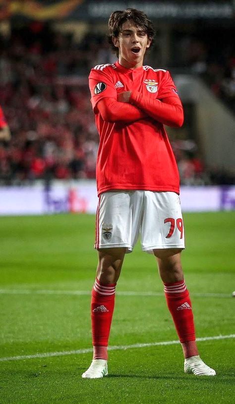 João Félix 2019 Benfica Wallpaper, Football Players Images, Soccer Boyfriend, Football Boyfriend, Soccer Guys, Soccer Boys, Football Boys, Cute Couple Art, Soccer Player