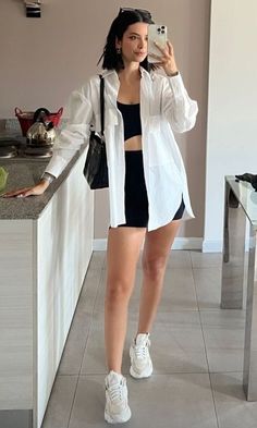 Fashion: #fashion, #style, #outfitinspiration, #beauty # cut outfits #falling outfits # river outfits Everyday Fashion Outfits, Casual Day Outfits, Europe Trip, Looks Street Style, Easy Trendy Outfits, Athleisure Outfits, Summer Fits, Fashion Mistakes, Honey Blonde