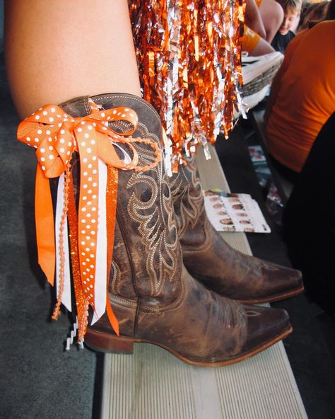 Week 1/15, Go Vols 🍊 Ut Gameday Outfit Longhorns, Tennessee Vols Aesthetic, Ut Volleyball, Tennessee Game Day, Univ Of Tennessee, Tennessee Outfits, Rocky Top Tennessee, Cute Cowgirl Boots, Ut Longhorns