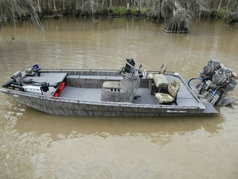 Gator-tail boats Mud Boats, Jon Boat Modifications, Shallow Water Boats, Duck Hunting Boat, Duck Boat Blind, Boat Upgrades, John Boats, Jeans And Shoes, Pesca In Mare