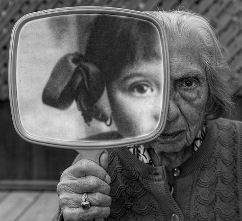 FOCAL MUSEUM Reflection Art, Reflection Photography, Inspirational Photos, Gcse Art, Old Woman, Foto Art, A Level Art, Ap Art, Trik Fotografi