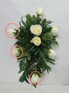 Easy Flower Tutorial, Cascading Bridal Bouquets, Bouquet Tutorial, Diy Bridal Bouquet, Cascading Wedding Bouquets, Bouquet Holder, Head Tables, Flowers Easy, Bridal Bouquet Flowers