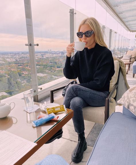 Morgan Stewart on Instagram: “Skipping lunch and sticking to @vitalproteins collagen bars #ad” Collagen Bars, Morgan Stewart, Cold Weather Fashion, December 1, Pinterest Fashion, Style Crush, Mode Inspo, Winter Fashion Outfits, Winter Looks