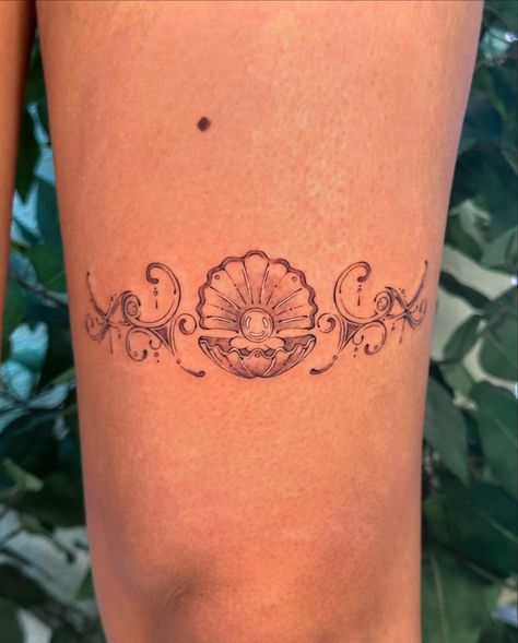 Dainty pearl thigh band for Vysnavi 🫧 No Grit No Pearl Tattoo, Pearls Tattoo, No Grit No Pearl, Thigh Band Tattoo, Grandfather Tattoo, Thigh Band, Pearl Tattoo, Mom Daughter Tattoos, Surreal Tattoo