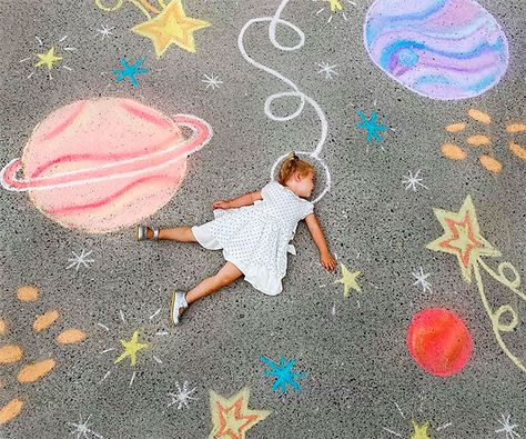 This Family Uses Chalk Art To Go On Adventures During The Lockdown Chalk Art Christmas, Sidewalk Chalk Photos, Chalk Art Quotes, Chalk Photography, Chalk Pictures, Chalk Photos, Fun Chalk Art, Mum And Daughter, Astronaut Party